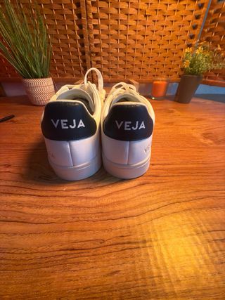 Zapatillas Blancas con Logo Naranja Talla 44