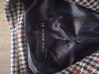 Americana Zara cuadros marrón y rojo