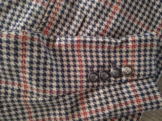 Americana Zara cuadros marrón y rojo