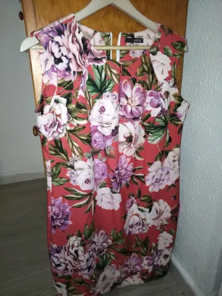 Se vende lote de ropa de mujer por 30 euros
