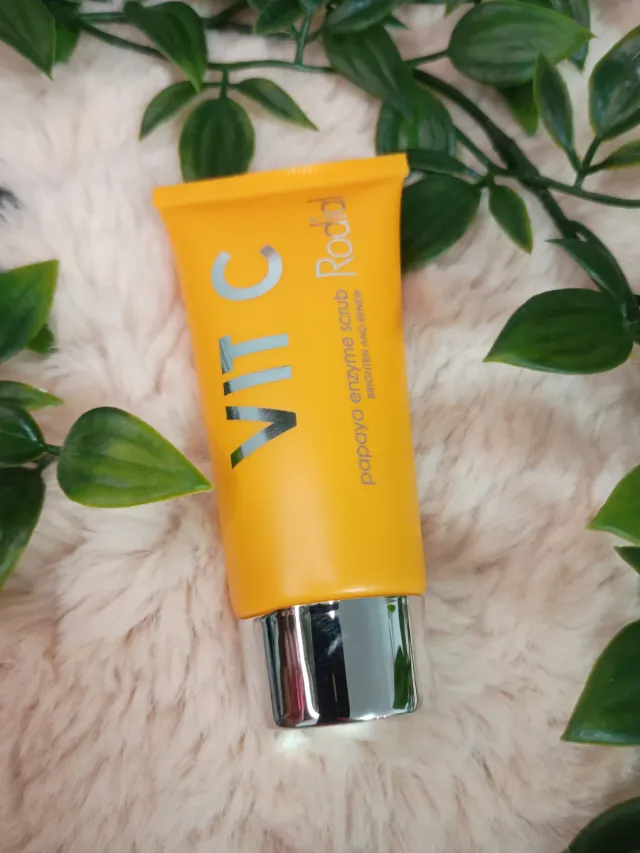 Rodial Vit C Papaya Enzyme Scrub