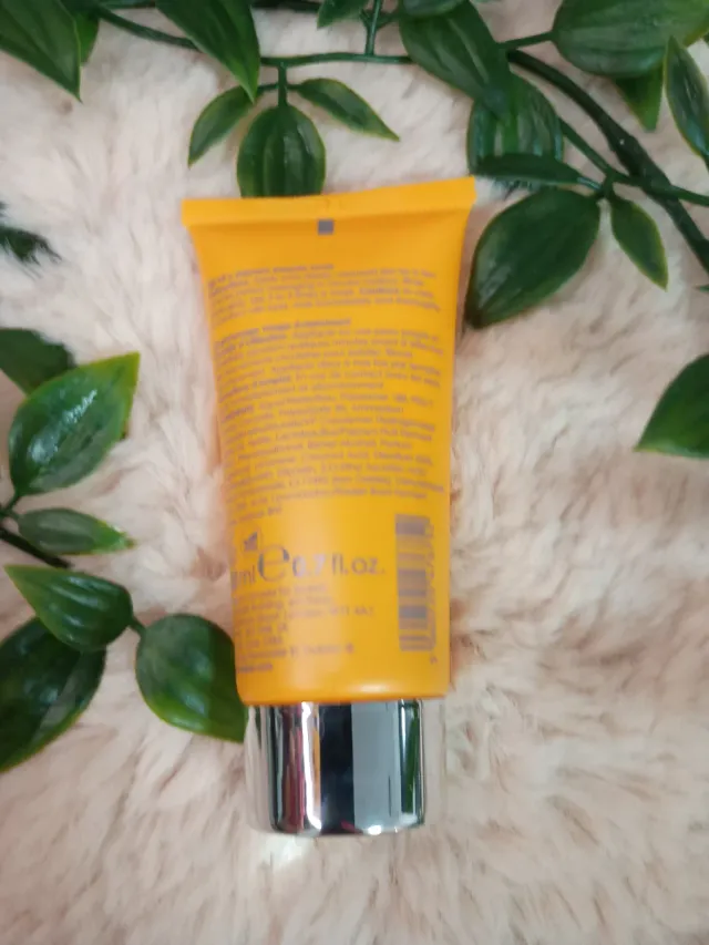 Rodial Vit C Papaya Enzyme Scrub