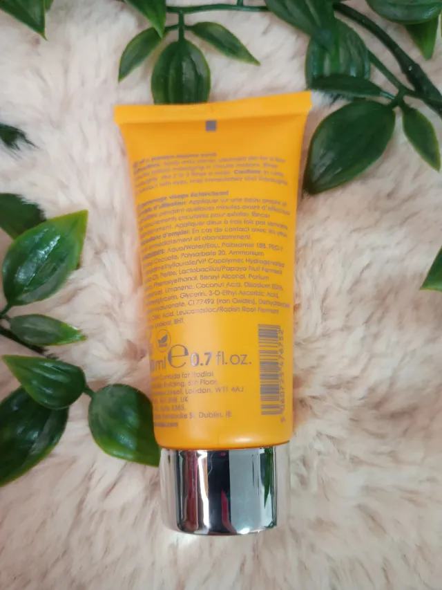 Rodial Vit C Papaya Enzyme Scrub