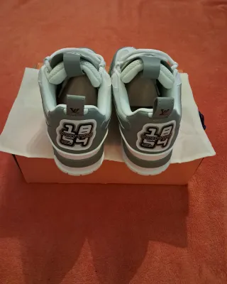 Zapatillas LV Skate Grises y Blancas