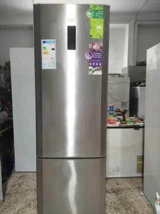 Nevera Beko A+ Acero Inoxidable 2 m de alto