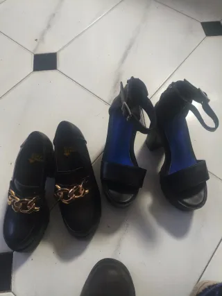 Zapatos de tacón negros