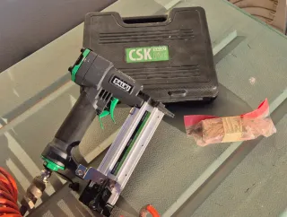 Compresor ABAC 24L + Clavadora + Accesorios