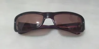 Gafas de sol moradas y marrones para niño