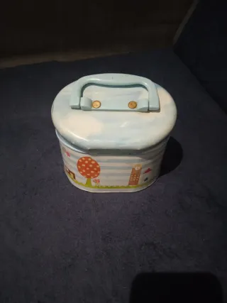 Contenedor infantil con asa y cierre