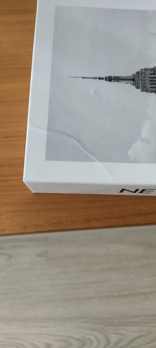 Libros decorativos imitación París, NY, Londres