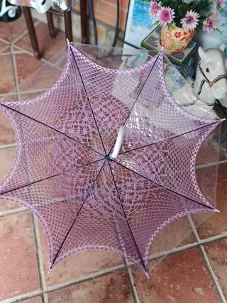 Paraguas transparente con encaje morado