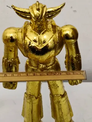 Statua Goldrake dorata