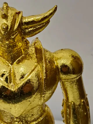 Statua Goldrake dorata