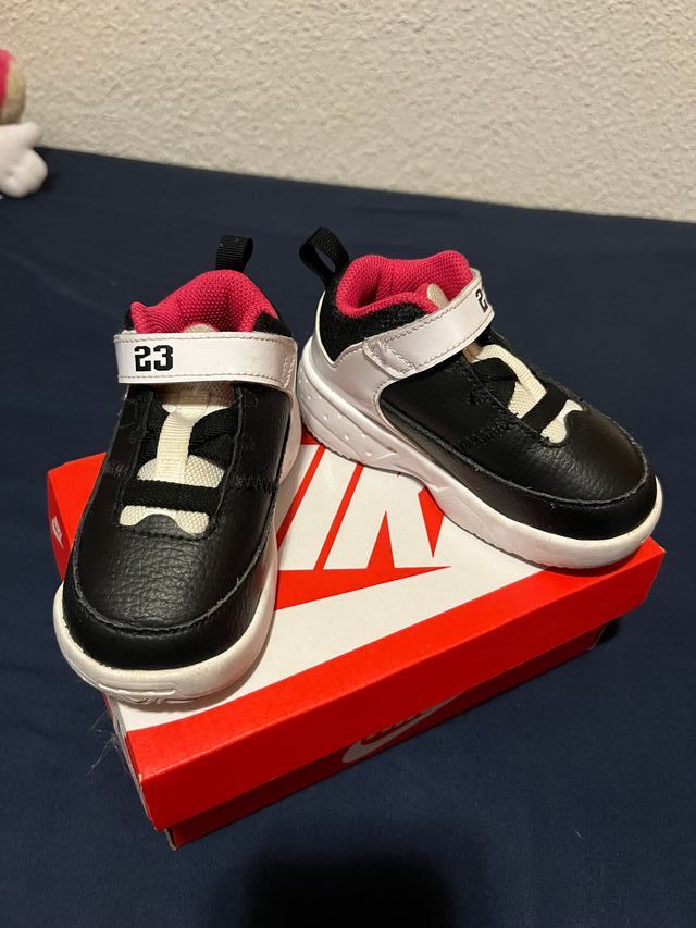Zapatillas Nike Jordan 23 Talla 23.5 EU Niño