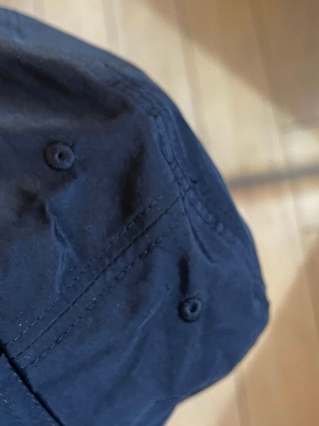 Cappello impermeabile nero