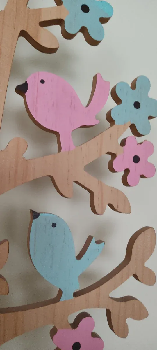 Árbol de madera decorativo con pájaros
