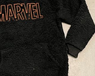 Sudadera borreguito Marvel bordado