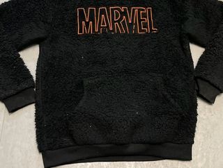 Sudadera borreguito Marvel bordado
