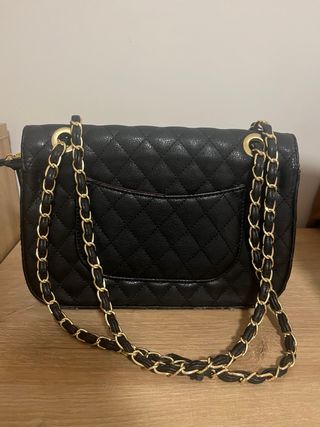 Borsa Chanel vintage nera con catena dorata