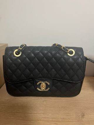 Borsa Chanel vintage nera con catena dorata