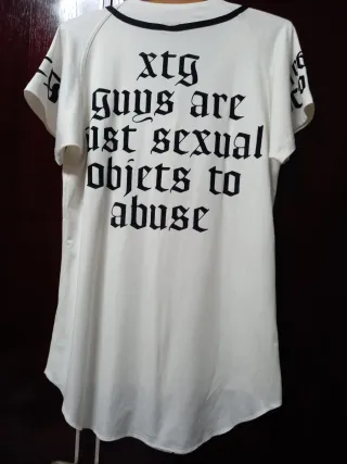 Camiseta estilo béisbol blanca