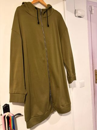 Chaqueta larga de chándal verde oliva