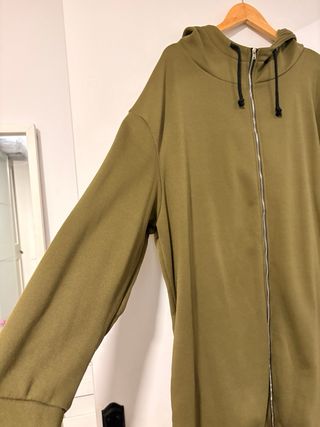 Chaqueta larga de chándal verde oliva