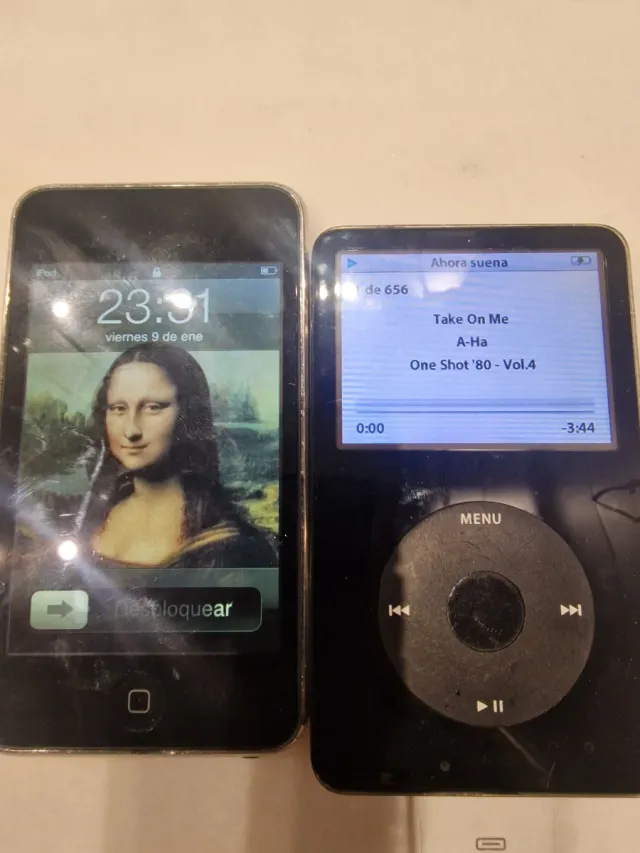 Lote 2 iPods: Classic y Touch (Negros)