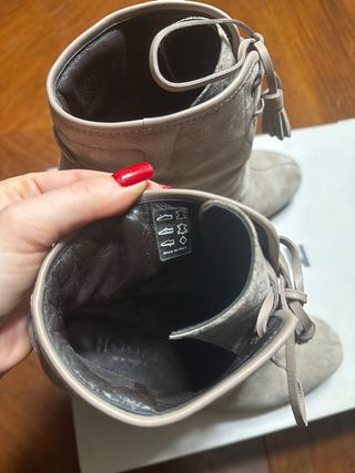 Tronchetto Hogan scamosciato con tacco lucido