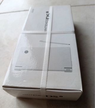 Nintendo DSi Bianco Nuovo Ancora Sigillato