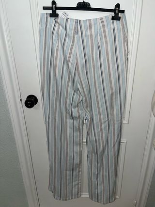 Pantalones rectos a rayas
