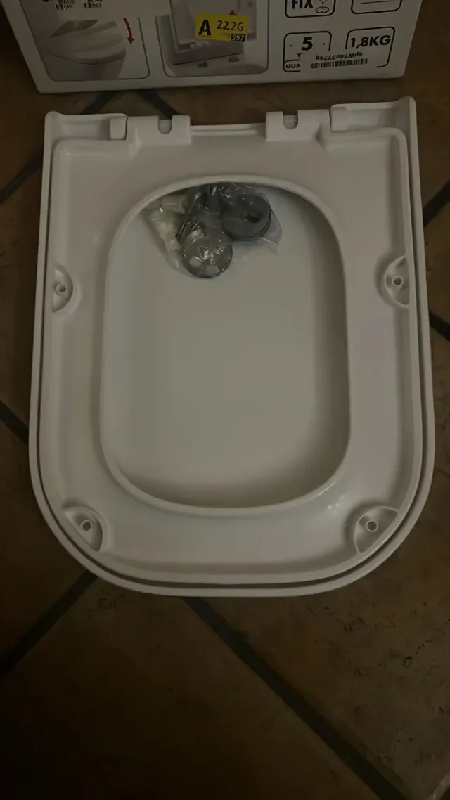 Sin estrenar.Tapadera de váter Tatay Optima Square