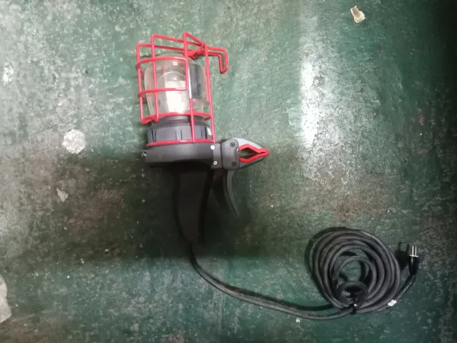 Foco Legrand con pinza y cable