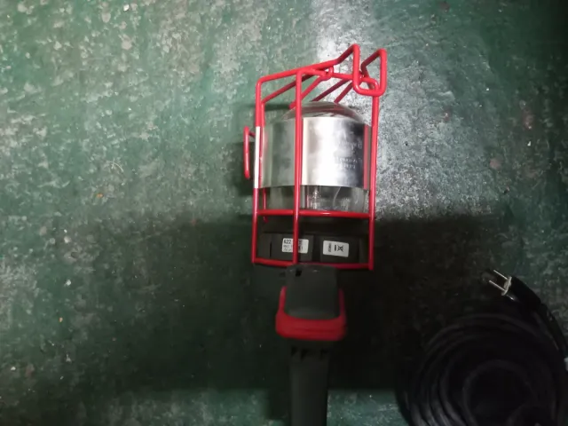 Foco Legrand con pinza y cable