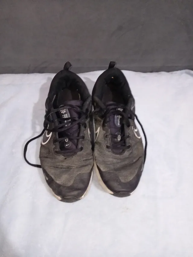 Zapatillas Nike Deportivas Negras y Blancas