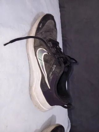 Zapatillas Nike Deportivas Negras y Blancas
