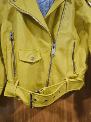 Chaqueta Zara Amarilla