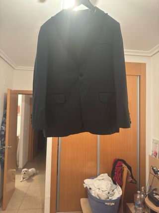 Traje de novio negro nuevo