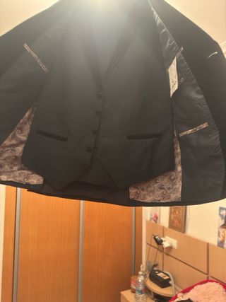 Traje de novio negro nuevo