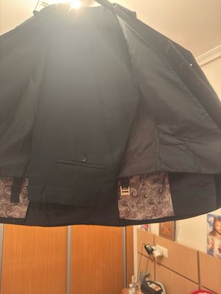 Traje de novio negro nuevo