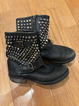 Botines Steve Madden negros cuero con tachuelas