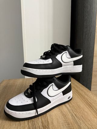 Nike Air Force 1 Negras y Blancas