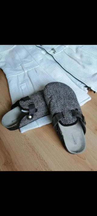 Zuecos estampado espigas rayas marrón chocolate