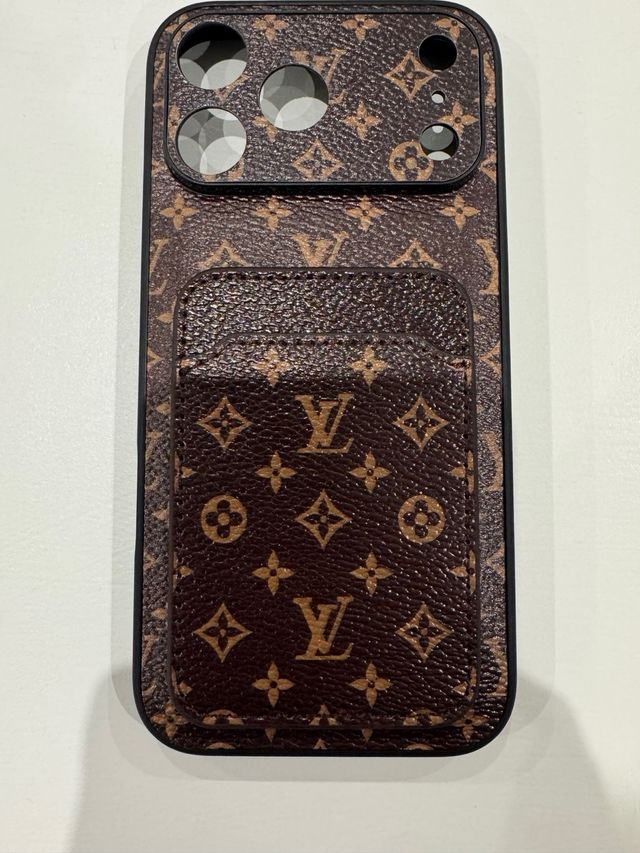Cover iPhone 17 Pro Max Monogram LV