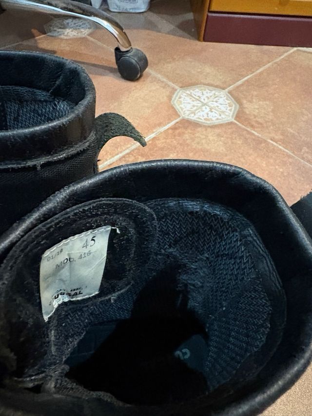 Botas militares negras