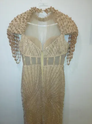 Vestido de fiesta dorado y rosa