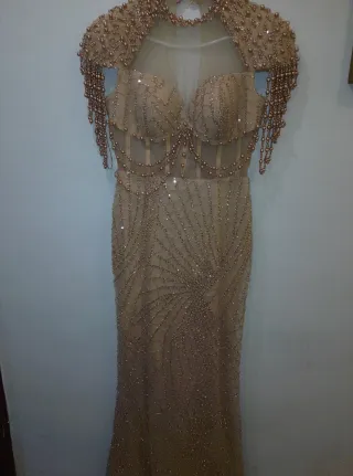Vestido de fiesta dorado y rosa