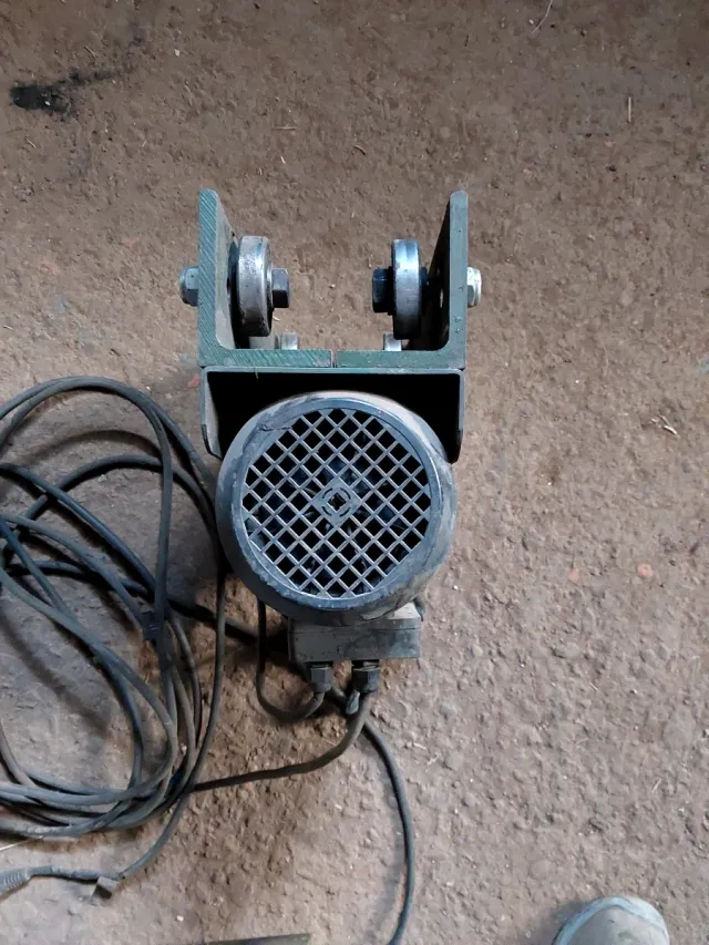 Polipasto Eléctrico ASIAK PLE200/400