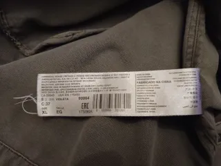 Parka verde con capucha