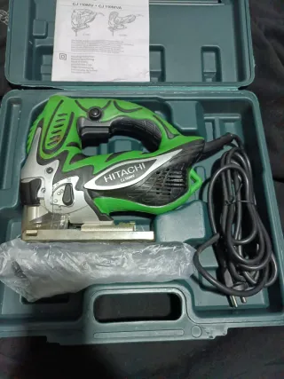 Caladora Hitachi CJ110MV con maletín